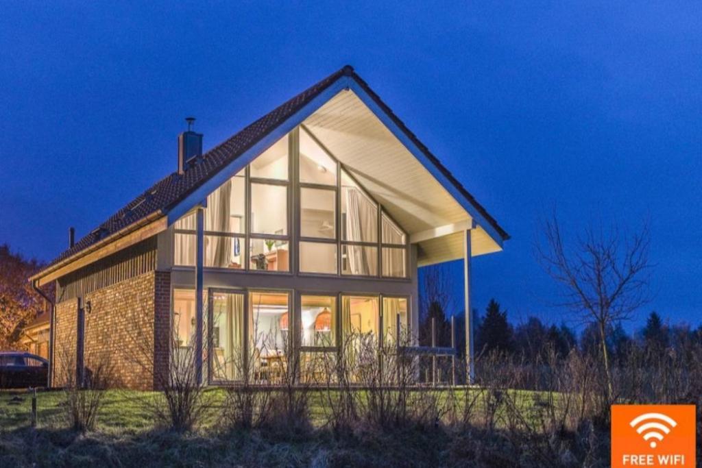 فيلا W7 - Sehr Schoenes Ferienhaus Mit Toller Lage Und Super Aussicht In Roebel An Der Mueritz المظهر الخارجي الصورة